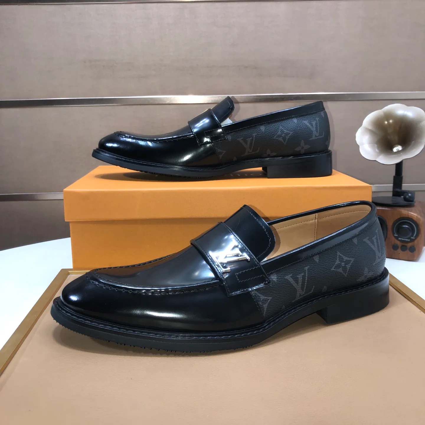 Men's shoes💰460💰【LOUIS VUITTON】(sheepskin lining) new cowhide LV formal shoes🎩🎩❗️🆘made one to one at the counter🎩original quality, imported cowhide upper➕full sheepskin lining➕original rubber outsole, {high quality visible}👣Size: 38-45 (45 custom-made)